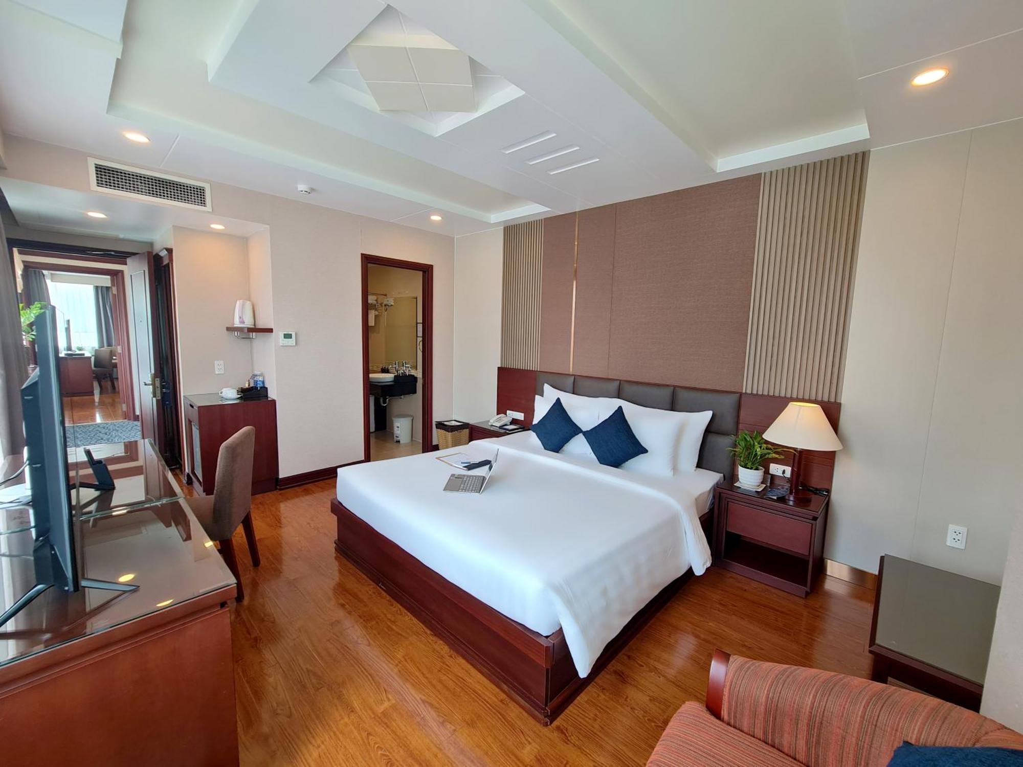 Kin Hotel Thi Sach Ho Şi Min Exterior foto
