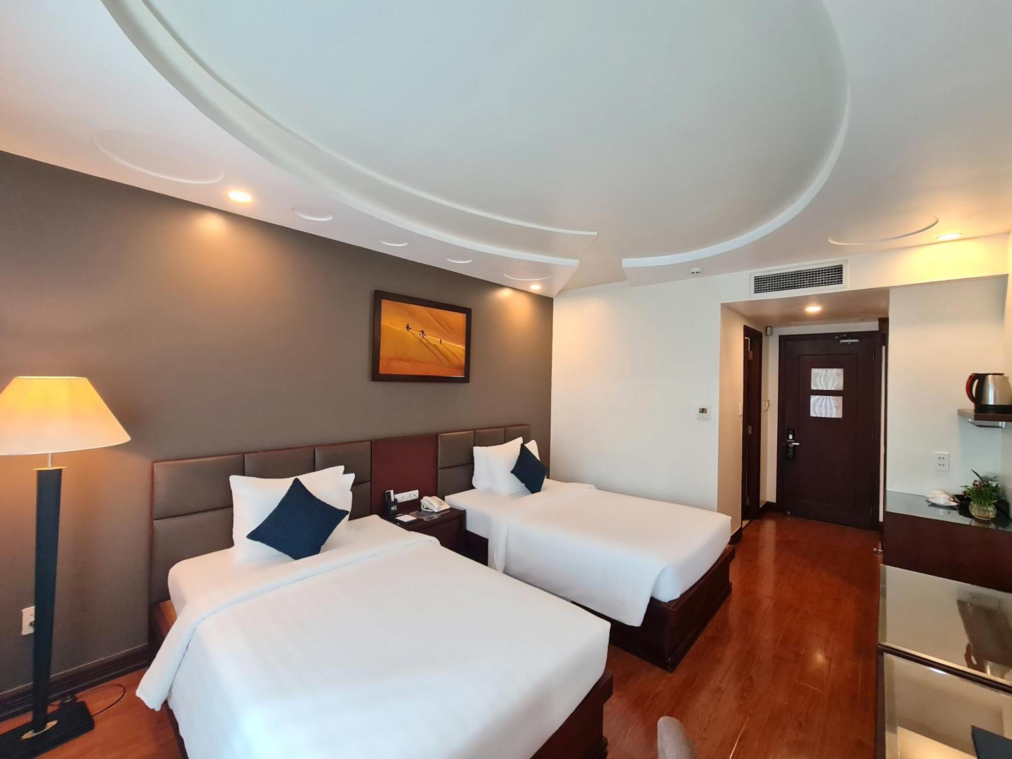 Kin Hotel Thi Sach Ho Şi Min Exterior foto