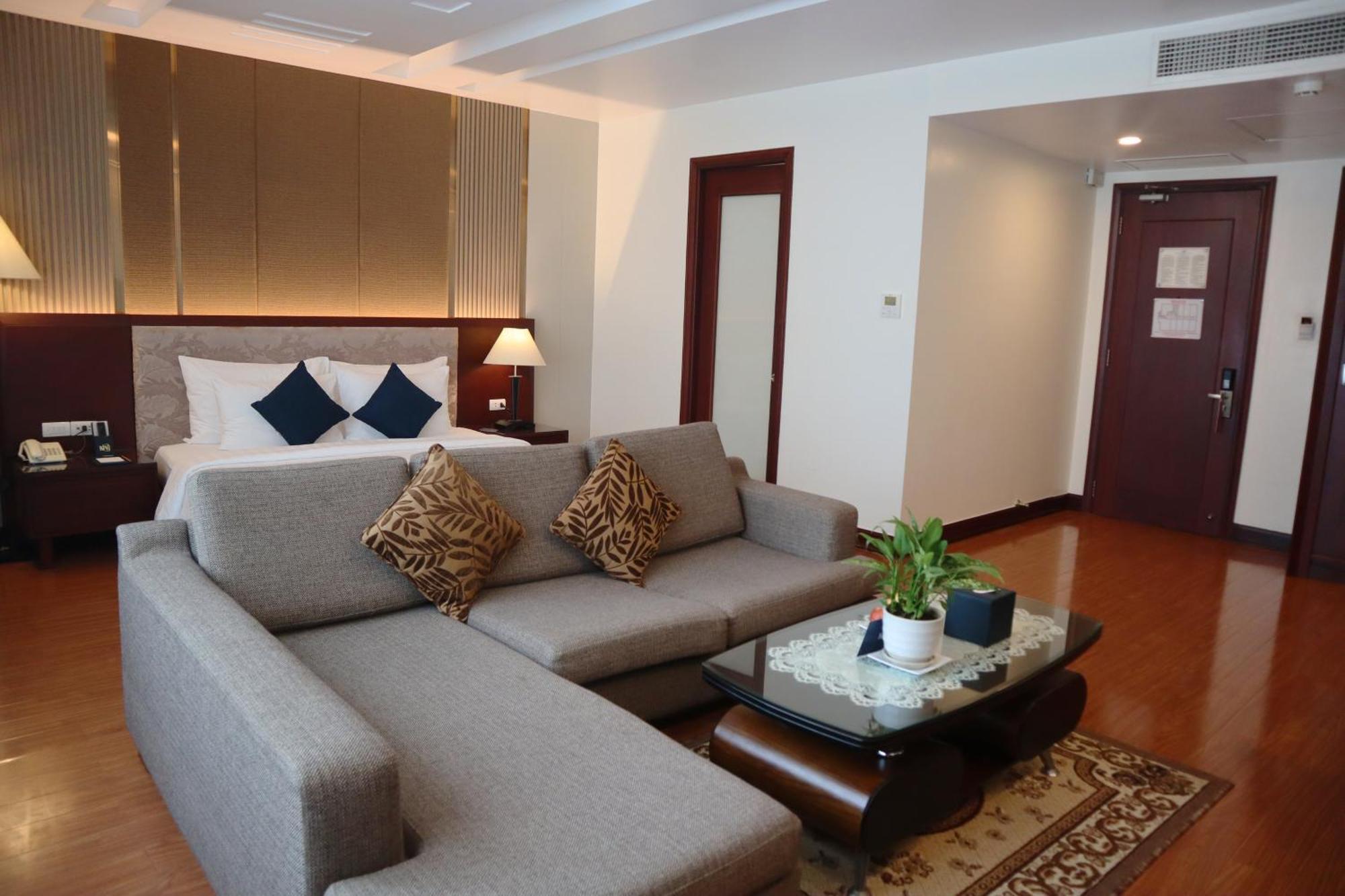 Kin Hotel Thi Sach Ho Şi Min Exterior foto